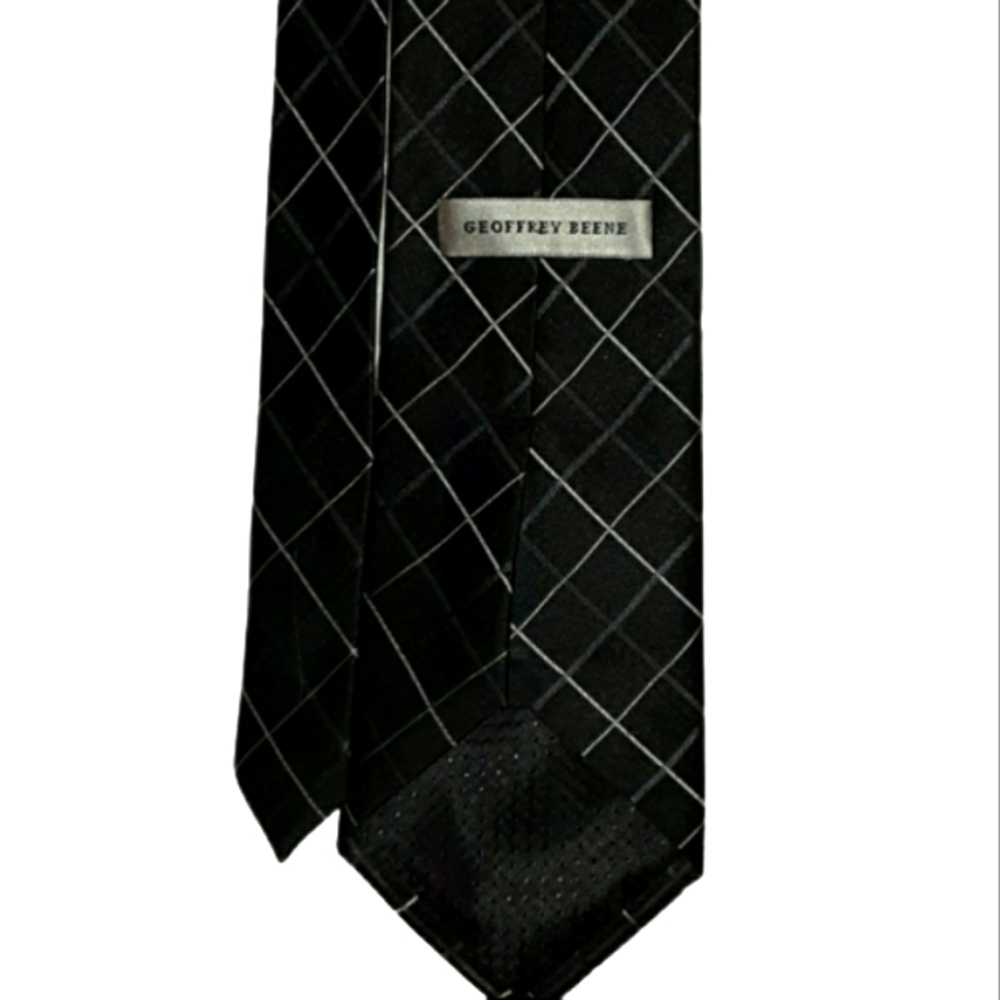 Geoffrey Beene 100% Silk Necktie
